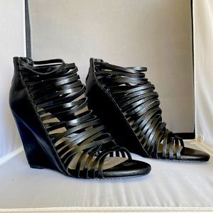 Vince Camuto Zeplin